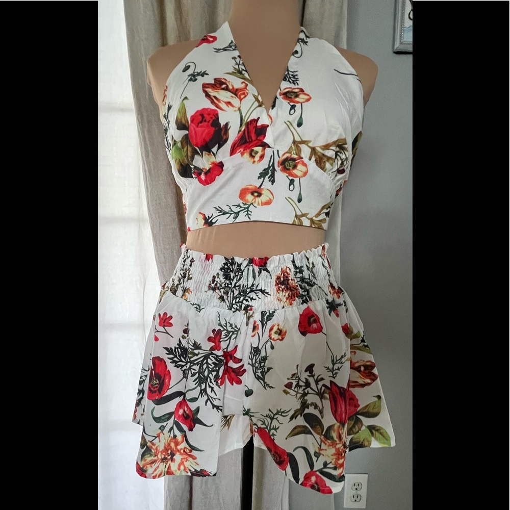New Zaful, Floral Print Halter Bralette Top and Shorts Set. Size M.